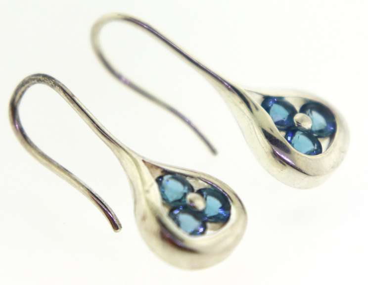Sterlimg Silver blue Topaz Earrings