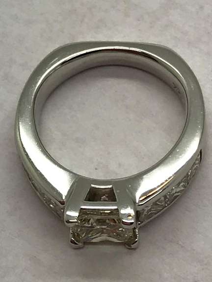 Ladies 14K White Gold 2.50 Carat Diamond Ring
