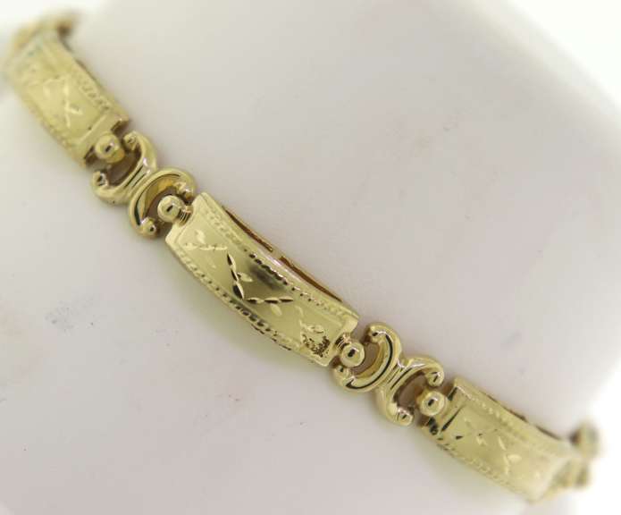 Simple Yellow Gold Etched Link Bracelet