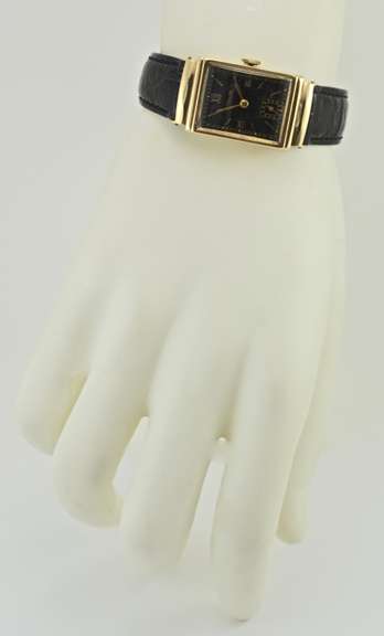 Wonderful Vintage Man's 14K LeCoultre Gold Watch