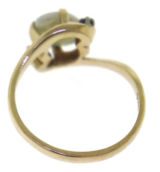 Beautiful Opal and Diamond Yellow Gold Ring
