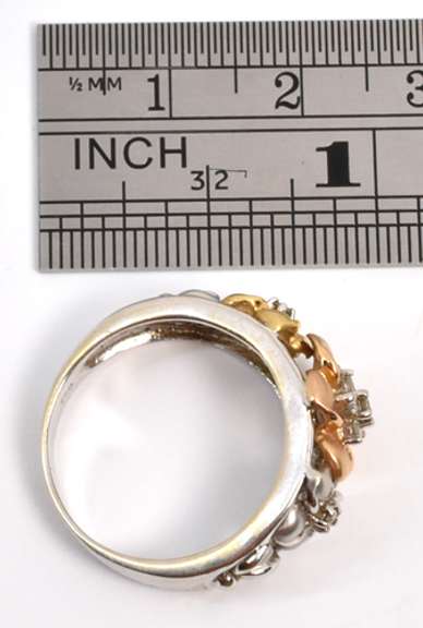 Snazzy 18k Floral Band with Diamonds