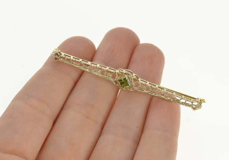 14K White Gold Princess Peridot Art Deco Filigree Bar Pin/Brooch