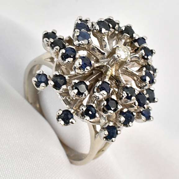 Vintage WG Starburst Sapphire Cluster Ring