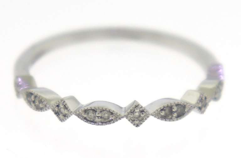 Delicate 14kt WG Round Diamond Milgrain Band