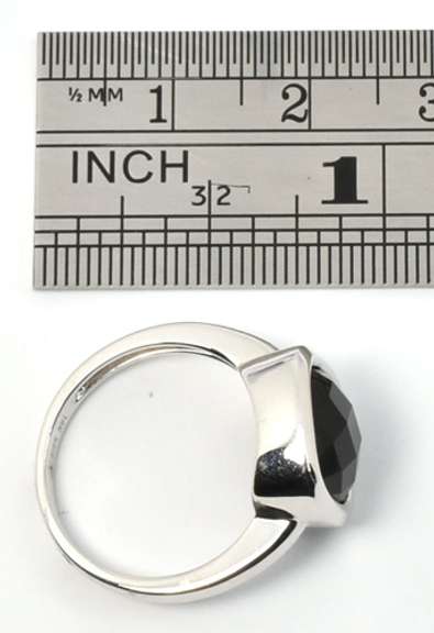 Fashionable Black Agate Ring in 14K White Gold