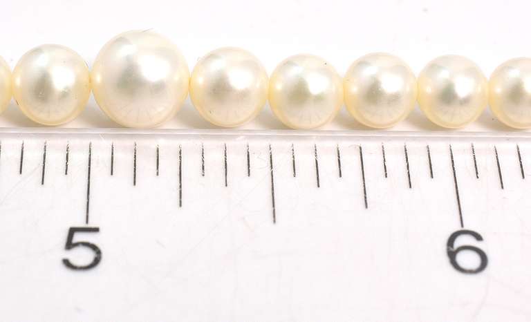 Graduated Pearl Necklace with 14KT Clasp