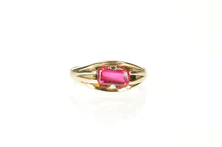 10K Yellow Gold 1930's Oval Syn. Ruby Statement Ring
