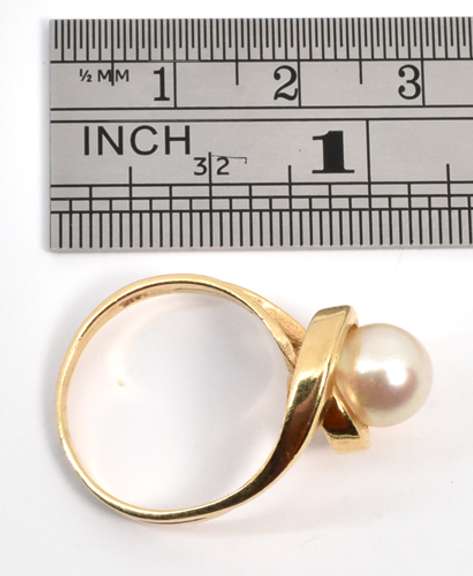 Nicely Designed Pearl Ring