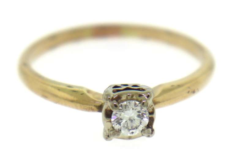 Stunning Yellow Gold Round Brilliant Cut Solitaire Ring