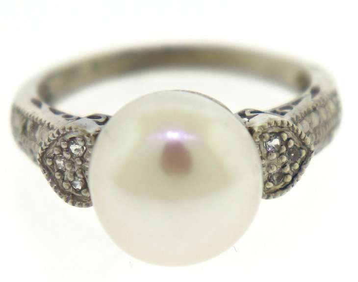 Sterling Silver Pearl Ring