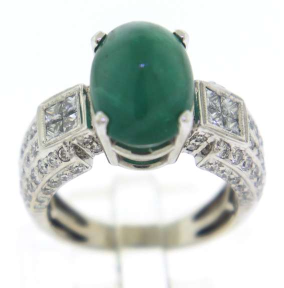 Shimmering 14kt WG Emerald & Diamond Ring
