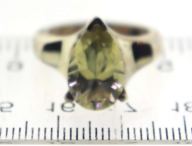 Sterling Silver Teardrop Peridot Ring