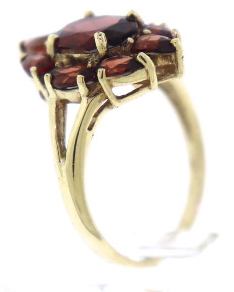 Wonderful Yellow Gold Garnet Cluster Ring