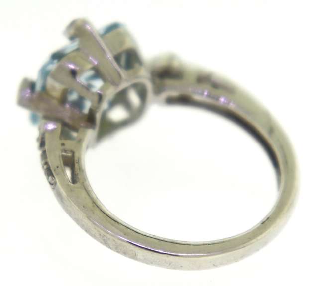 Sterling Silver Blue Topaz Ring