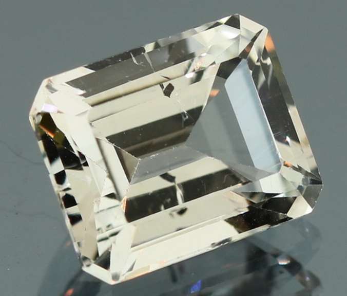 Captivating 6ct diamond white Topaz
