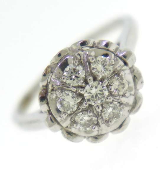 Fantastic White Gold Flower Diamond Ring