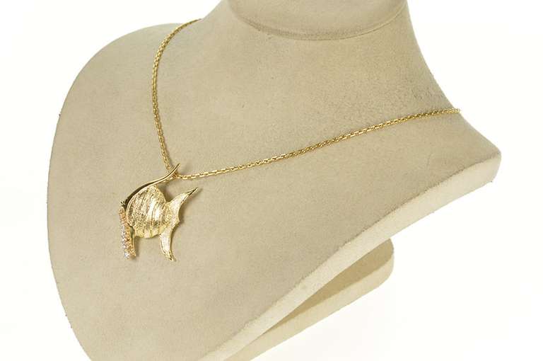 14K Yellow Gold 0.25 Ctw Diamond Inset Angelfish Statement Pendant/Pin