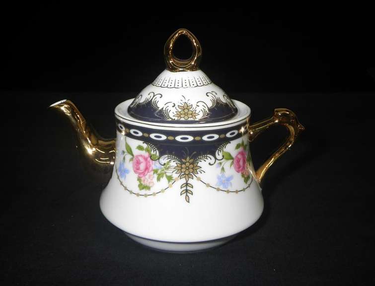 Versiles Sapphire Tea for One