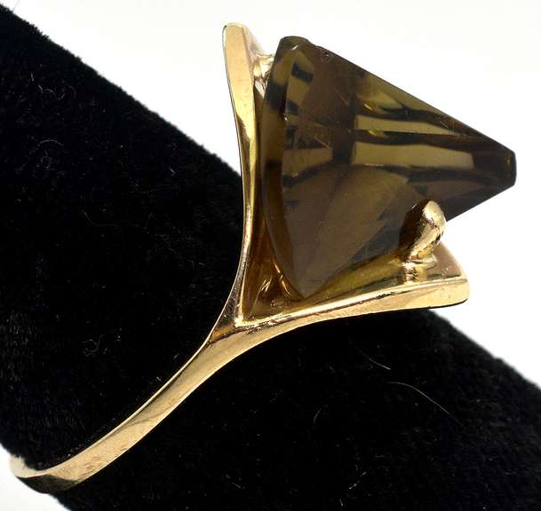 Free-Form Smokey Quartz Ring in Yellow Gold