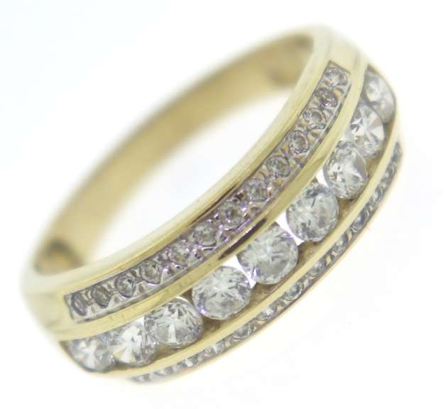 Pretty Triple Row Channel Set Band