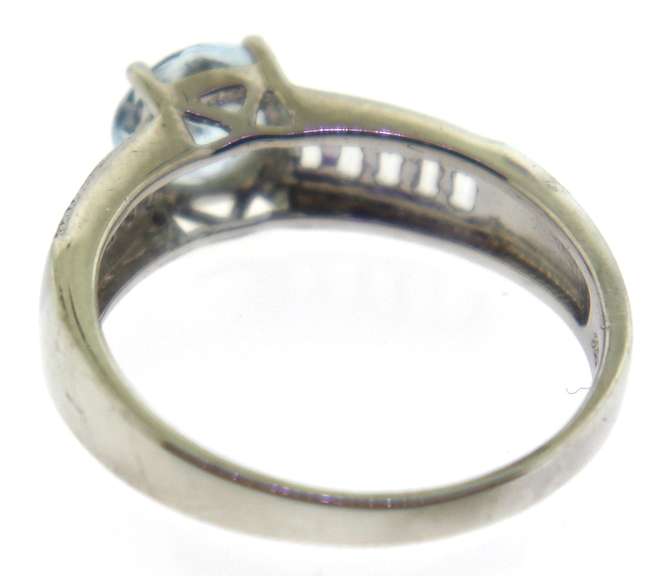 Sterling Silver Auamarine Ring