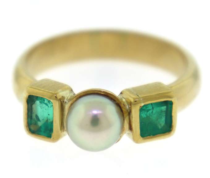 Fantastic 18kt Pearl & Bezel Set Emerald Ring