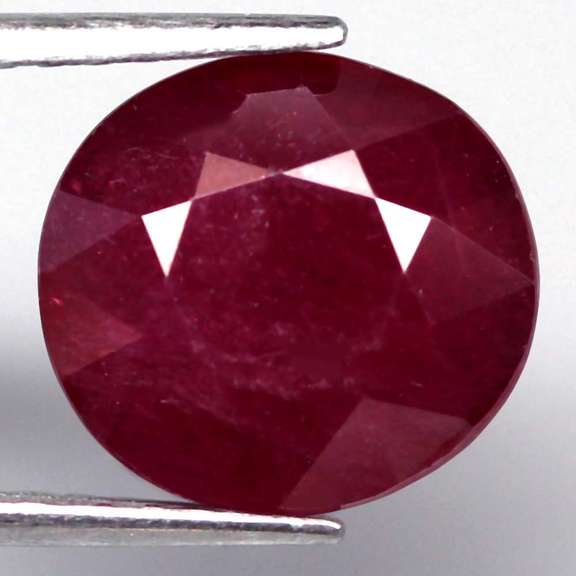 Glistening violet red 6.85ct Ruby