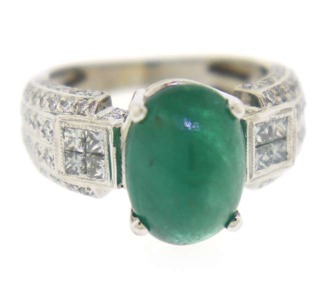 Shimmering 14kt WG Emerald & Diamond Ring