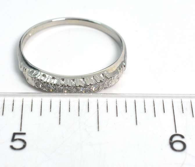 Cute Diamond Band Ring in 14KT White Gold