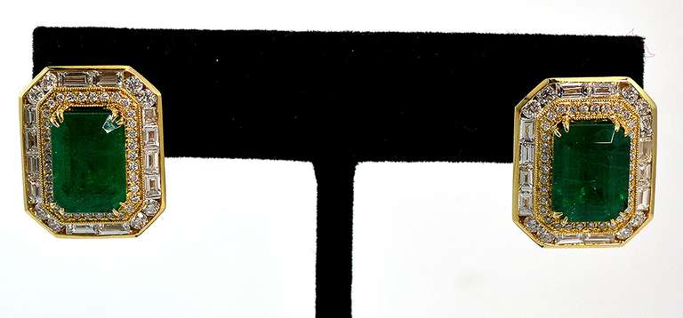 18K Yellow Gold Emerald & Diamond Earrings