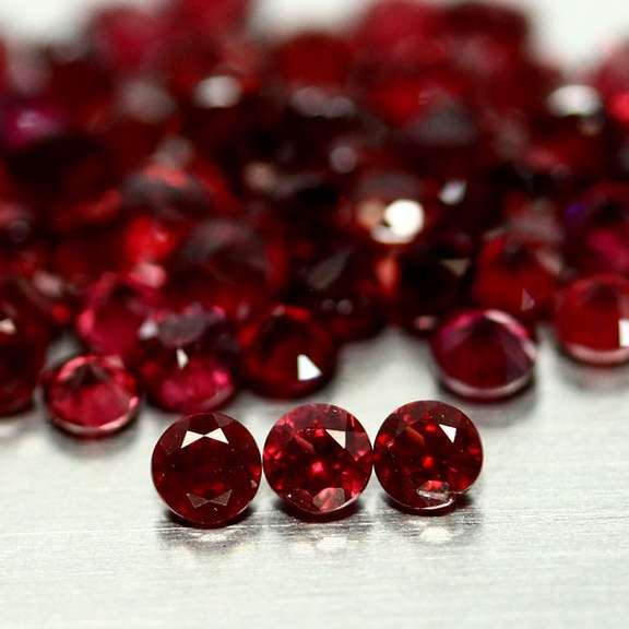 Premium diamond cut 5.19ct Rhodolite Garnet set