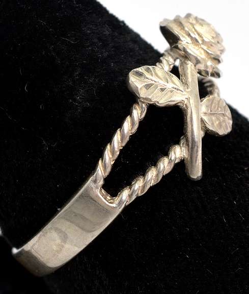 Vintage Sterling Silver Flower Ring
