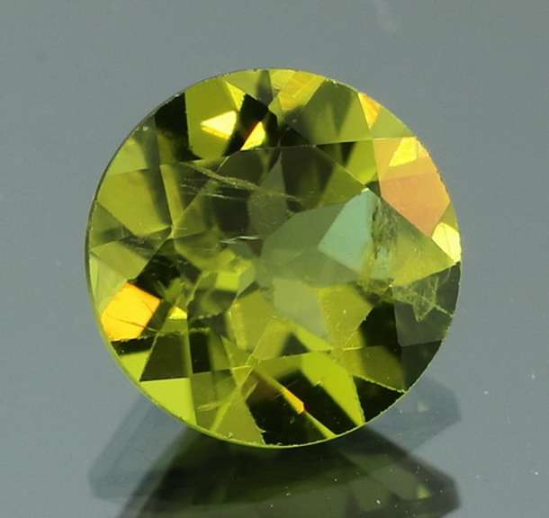 Radiant spring green 2.59ct untreated Peridot solitaire