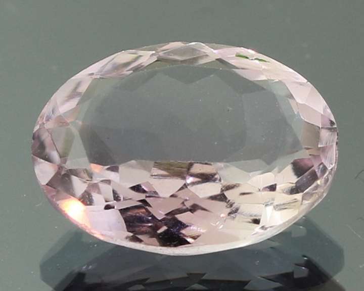 Glittering oval cut 7.24ct pink Amethyst