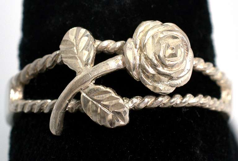 Vintage Sterling Silver Flower Ring