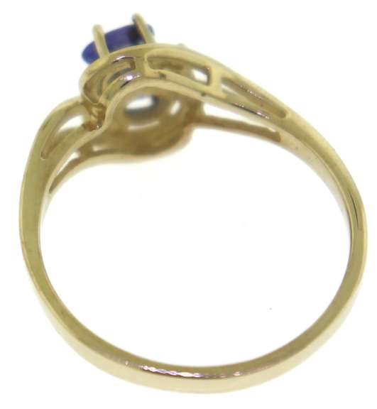Stunning Tanzanite and Diamond Yellow Gold Ring