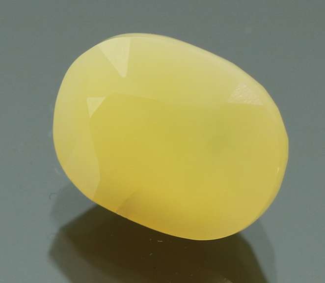 Fantastic bone white 4.64ct untreated Opal