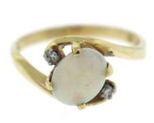 Beautiful Opal and Diamond Yellow Gold Ring