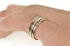 14K Yellow Gold 6.9mm 1940's Black Enamel Leaf Vine Band Ring