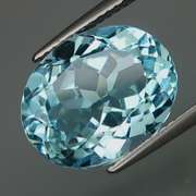 Glittering and huge! 9.75ct vivid sky blue Topaz