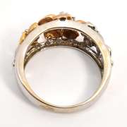Snazzy 18k Floral Band with Diamonds