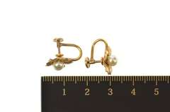 10K Yellow Gold 1960's Retro Flower Pearl Inset Screw Back Earrings