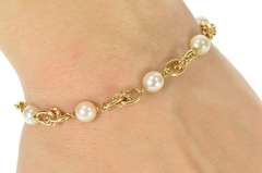 14K Yellow Gold 1960's Retro Pearl Chain Knot Link Bracelet