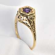 Sweet Vintage Filigree Amethyst Ring