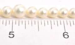 Graduated Pearl Necklace with 14KT Clasp