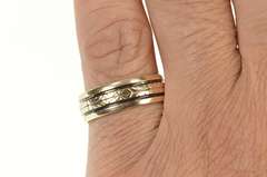 14K Yellow Gold 6.9mm 1940's Black Enamel Leaf Vine Band Ring