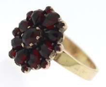 Beautiful Yellow Gold Garnet Cluster Ring