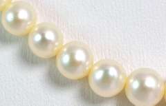 Graduated Pearl Necklace with 14KT Clasp