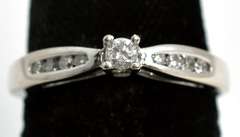 Sweet Diamond Ring in White Gold
